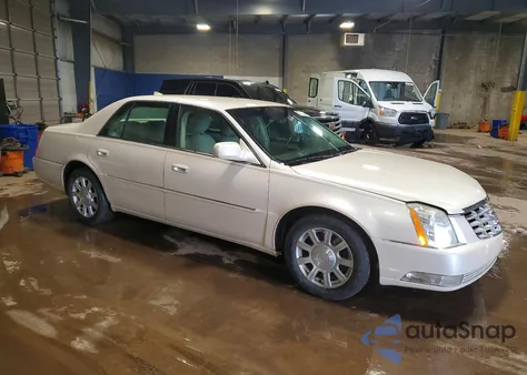 2011 Cadillac Dts z USA, uszkodzony, nr VIN 1G6KA5E6XBU133864